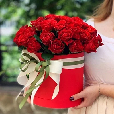 Send roses in a box to Istanbul