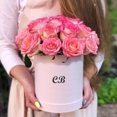 Roses in a box delivery to Istanbul