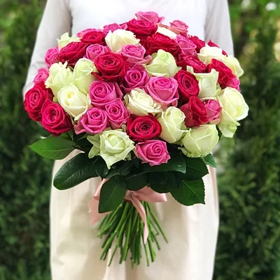 Rose Arrangement to Istanbul Turkey