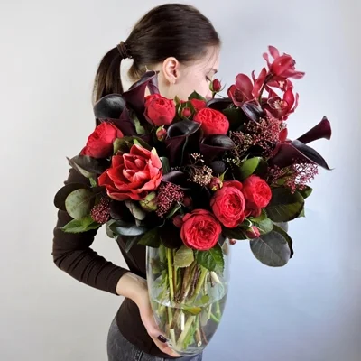 Flowers in vases for istanbul