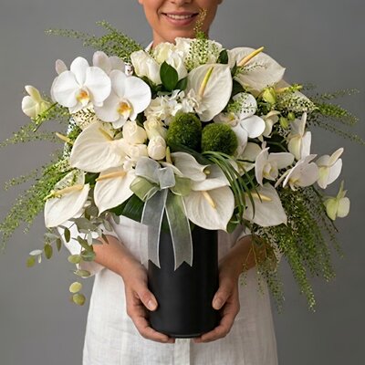 Flowers in vases delivery istanbul