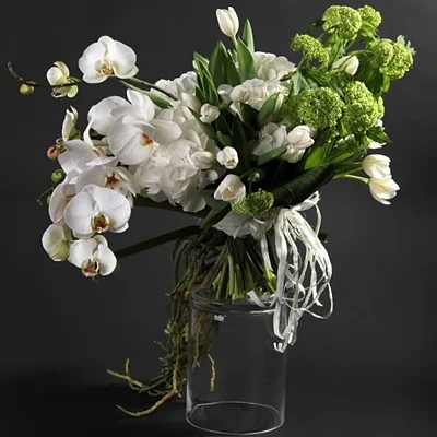 Flowers in vase to istanbul