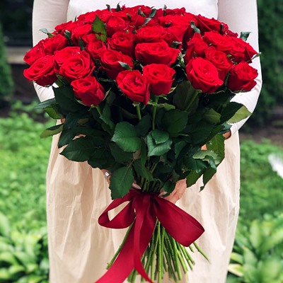 Send red roses to Antalya