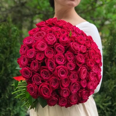 Send 101 raspberry roses to Bodrum